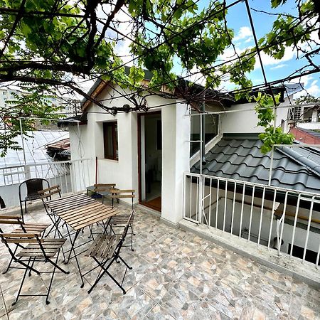 Villa Interbelic House With Courtyard And Terrace Bucarest Esterno foto