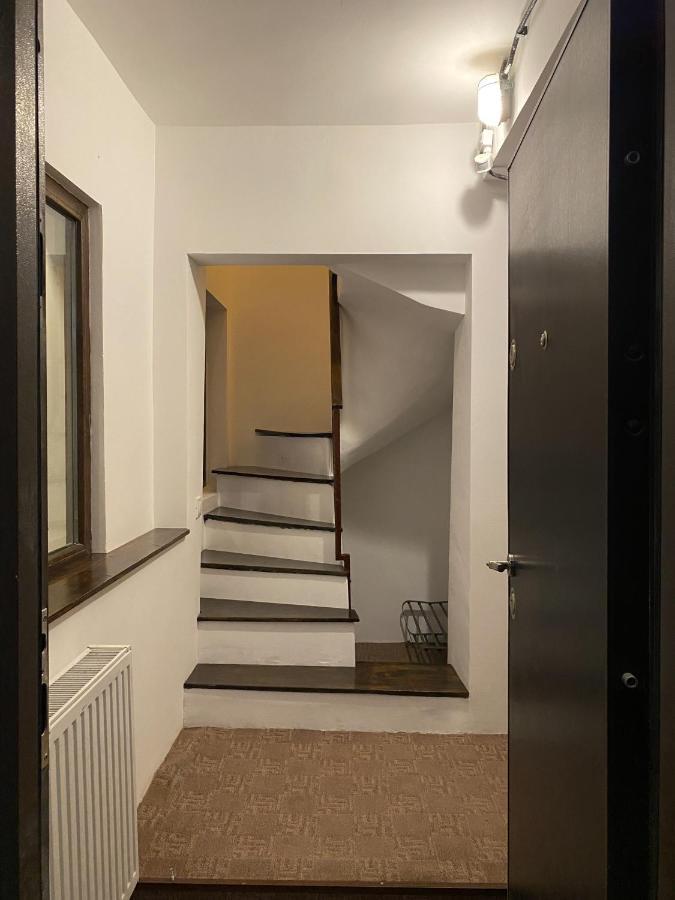 Villa Interbelic House With Courtyard And Terrace Bucarest Esterno foto