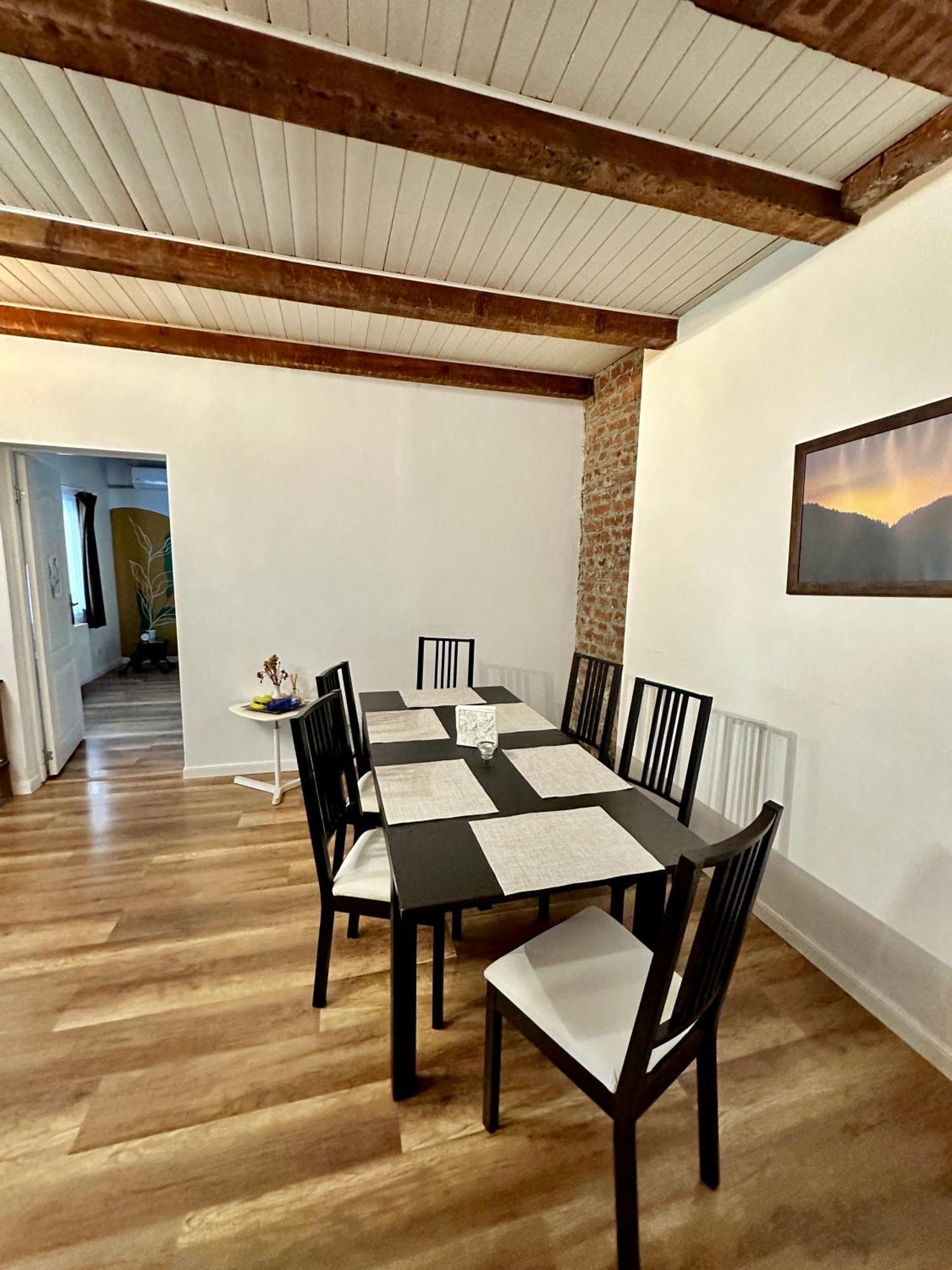 Villa Interbelic House With Courtyard And Terrace Bucarest Esterno foto